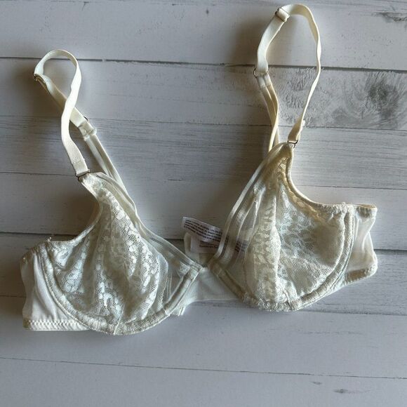 Auden Lace Unlined Bra - White -32A - Picture 2 of 4